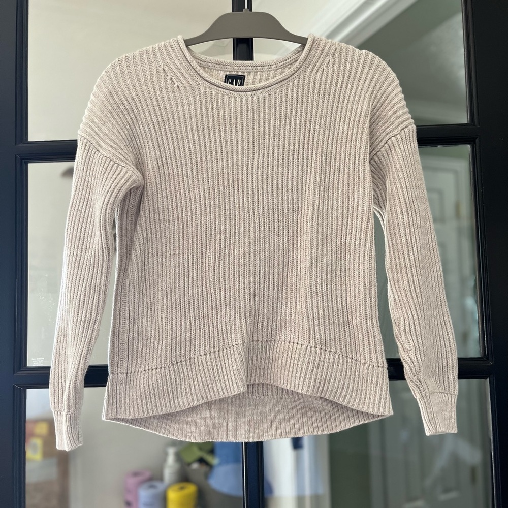 Gap sweater